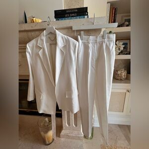White Blazer and Pants Set – Elegant and Timeless (Stains on Blazer)